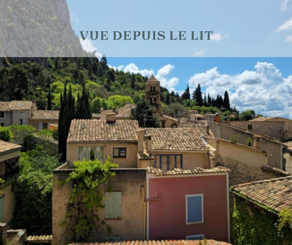 Cocon pour 2 - vue sur le clocher Apartment in Provence-Alpes-Côte d'Azur