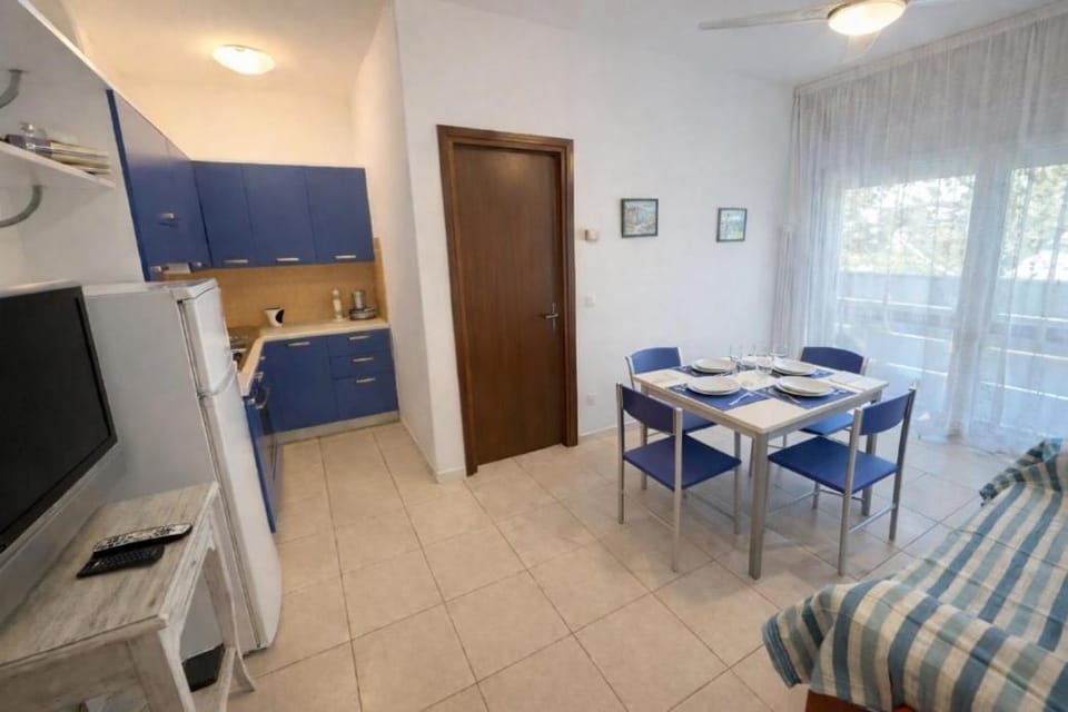 Kitchen or kitchenette, Lunch
