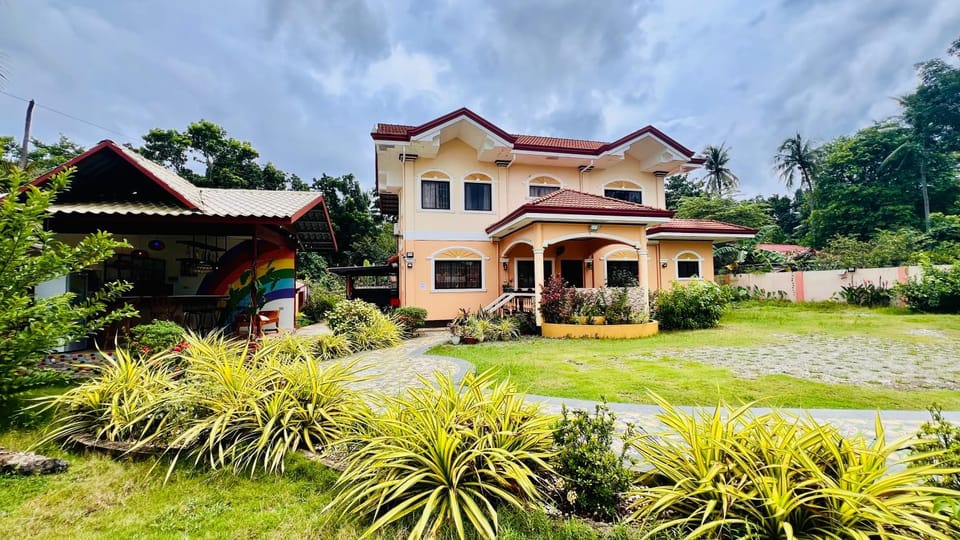 Property building, Day, Garden