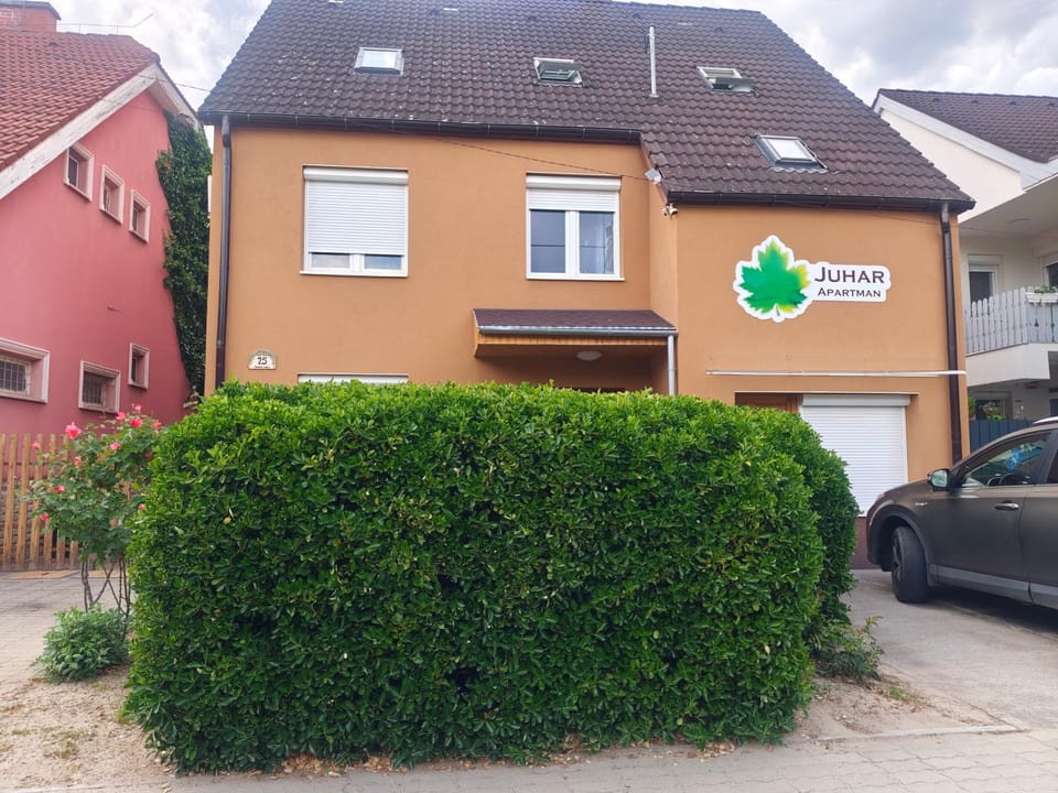 Property building, Street view, Parking