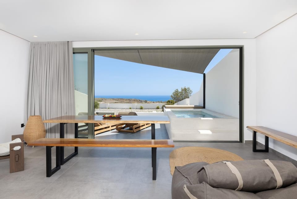 Patio, Day, Natural landscape, View (from property/room), Balcony/Terrace, Living room, Seating area, Dining area, Sea view