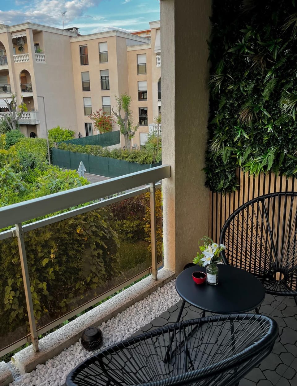 Patio, Spring, Day, Natural landscape, Garden, View (from property/room), Balcony/Terrace, Dining area