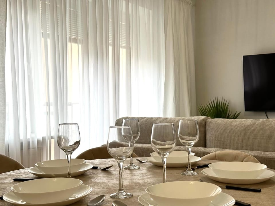 Igielna Apartment -100m from Old Town I AC I Fast WiFi I Self Check-in Apartment in Wroclaw