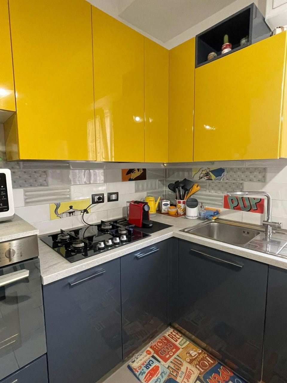 Kitchen or kitchenette, oven, stove