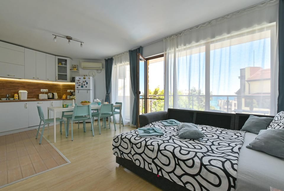 Communal lounge/ TV room, Living room, kitchen