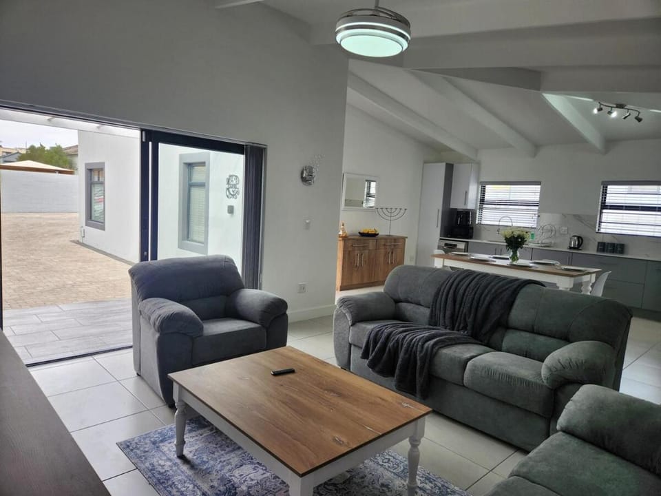 Capri Langebaan - No loadshedding House in Western Cape