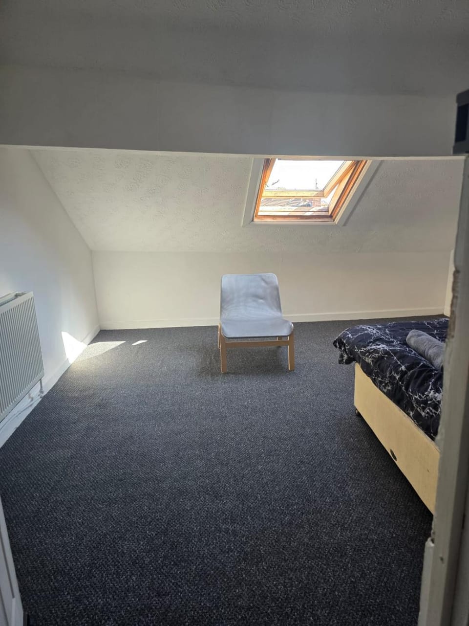 Simple Room Hostel style central Swansea Bed and Breakfast in Swansea