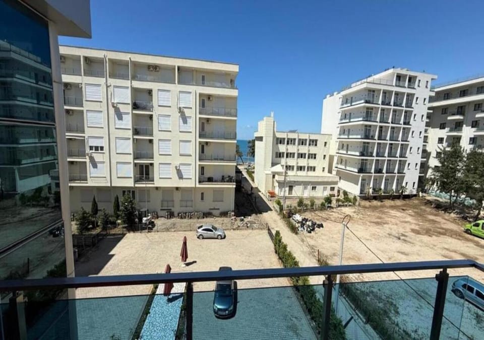 Property building, Day, City view, Pool view, Street view, Location