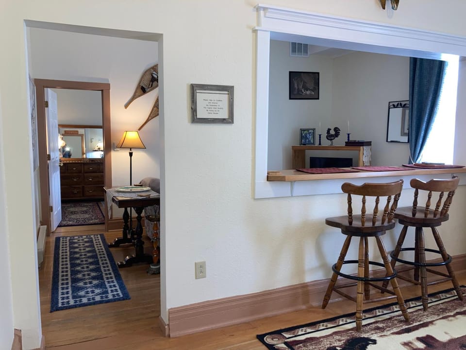 Historic Capitol Hotel Vacation Suites Downtown Apartment in Buffalo