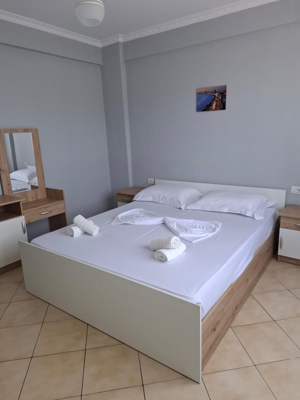 Bed, Bedroom, towels