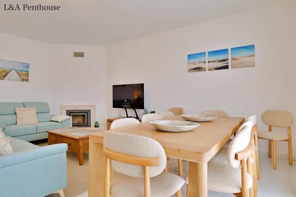 Penthouse L&A Prainha with sea view, 2 Terraces Apartment in Alvor