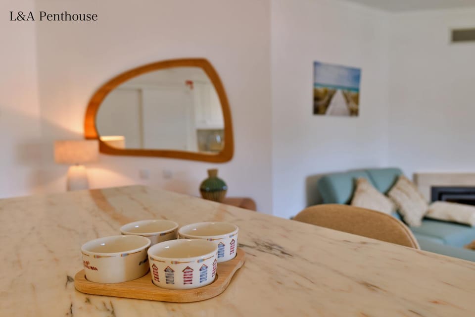 Penthouse L&A Prainha with sea view, 2 Terraces Apartment in Alvor