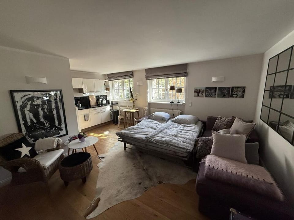 Bed, Photo of the whole room