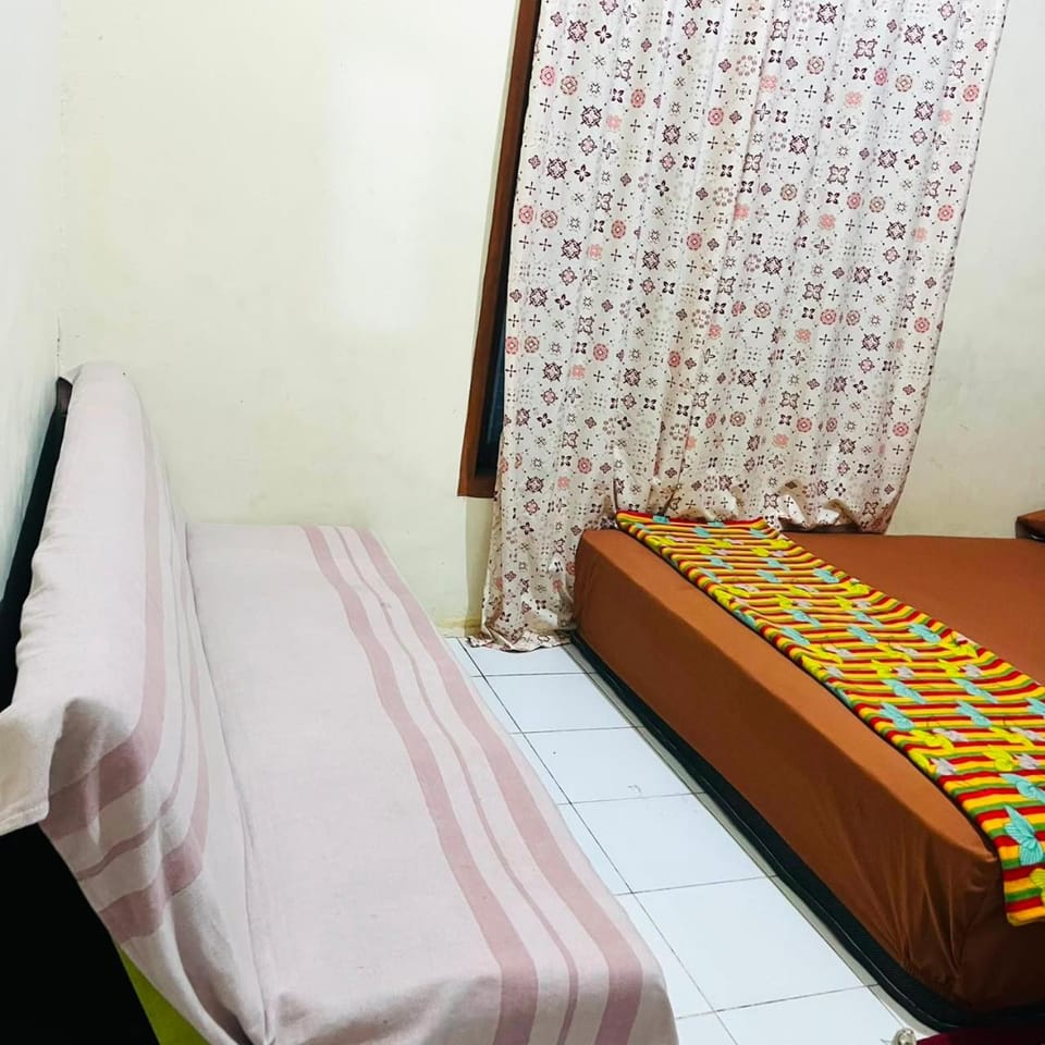 Rabani house, Mentawai tribe , airport transport, Sumatra local touch Vacation rental in Padang