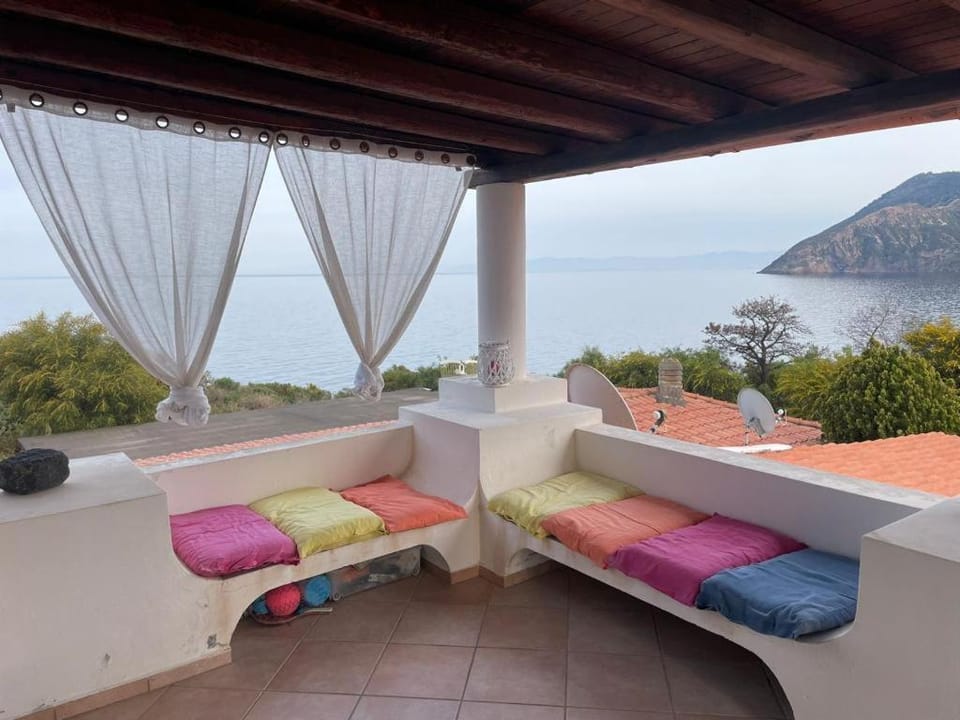 Patio, Day, Natural landscape, View (from property/room), Balcony/Terrace, Living room, Seating area, River view, Sea view