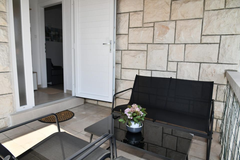 Patio, Seating area