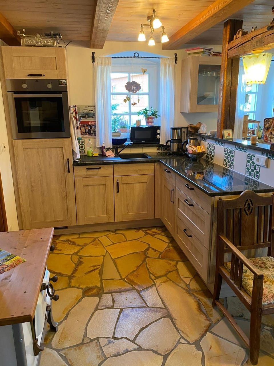 Coffee/tea facilities, Kitchen or kitchenette, dishwasher, oven, pet friendly, stove