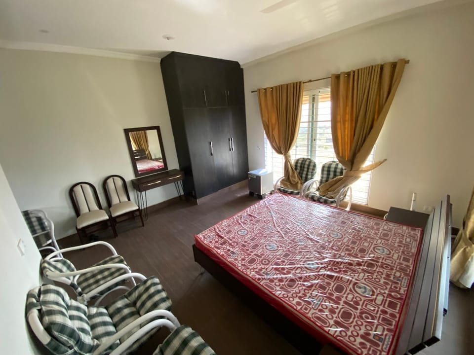Bed, Living room, Bedroom