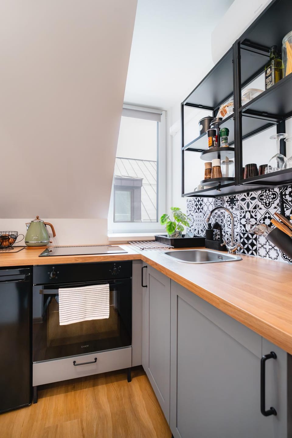 Kitchen or kitchenette, kitchen, kitchen