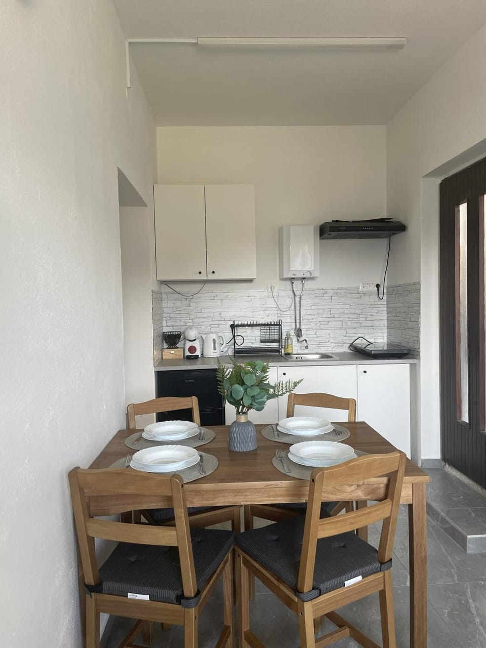 Kitchen or kitchenette