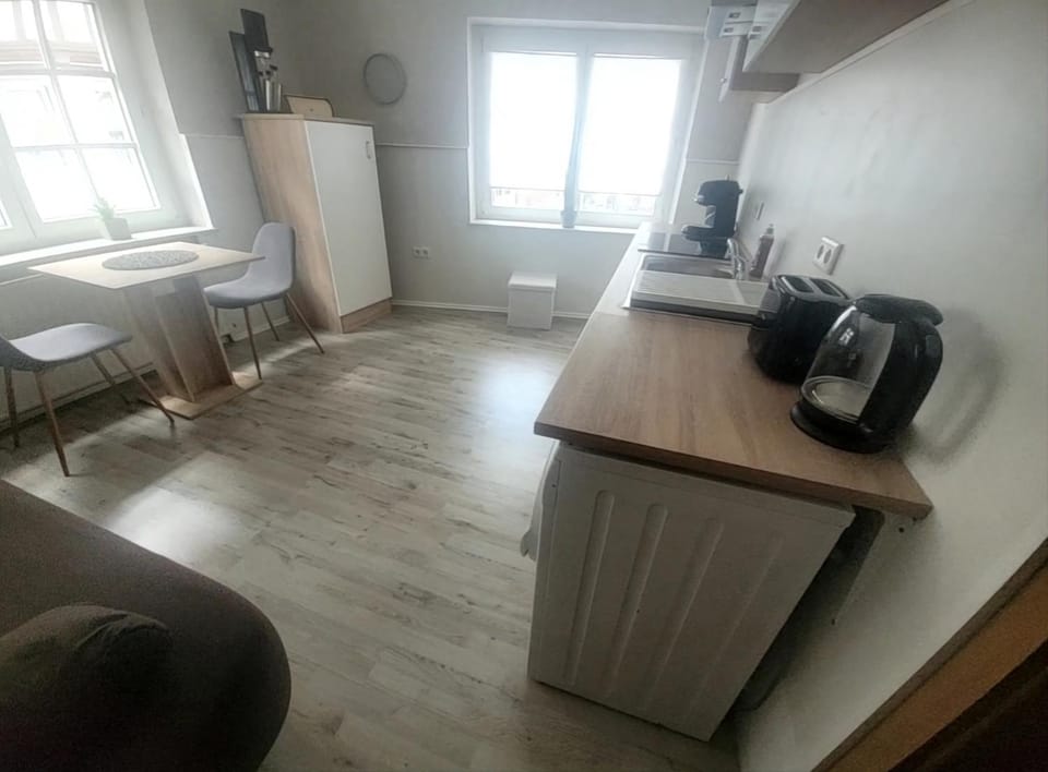 Kitchen or kitchenette, Dining area, oven, stove, toaster