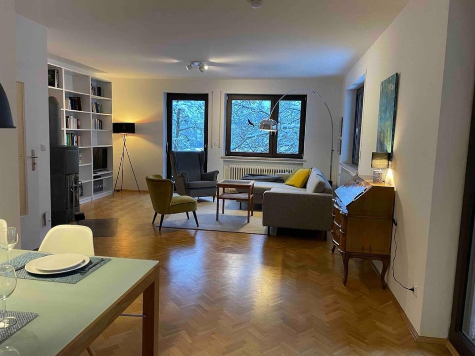 Großzügige individuelle Wohnung am Starnberger See Apartment in Bavaria