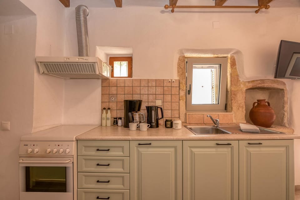 TV and multimedia, oven, kitchen