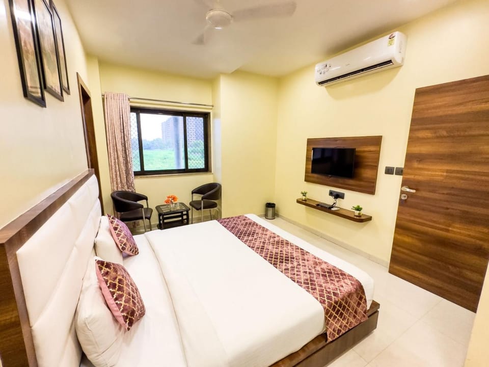 Bed, Bedroom, air conditioner