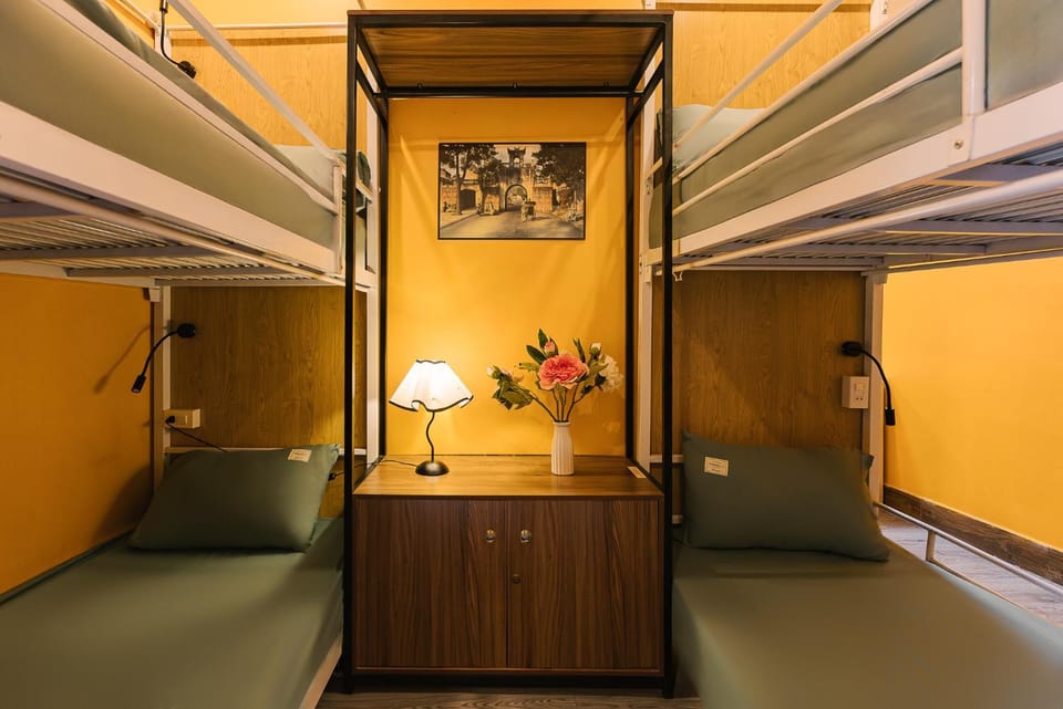 Bed, bunk bed