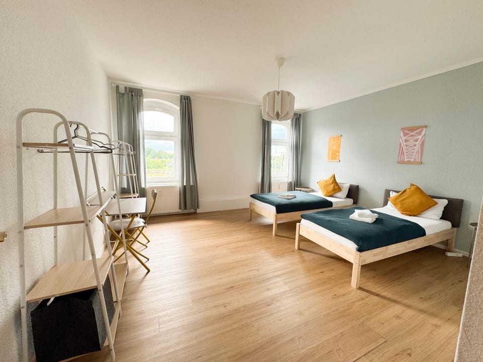 Bed, Photo of the whole room, Bedroom, heating, towels, wardrobe
