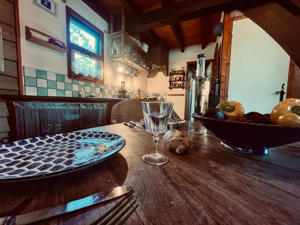 Living room, Dining area, Food