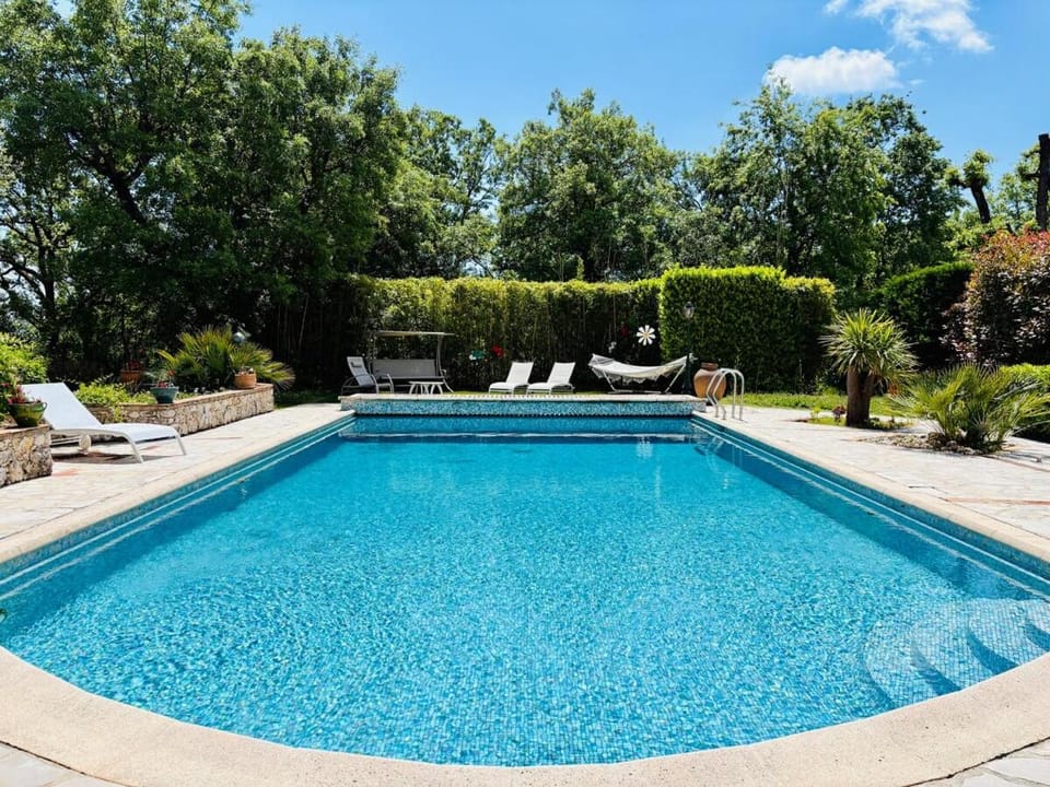 Hacienda Provençale- Piscine, Pétanque et Plenitude Villa in French Riviera