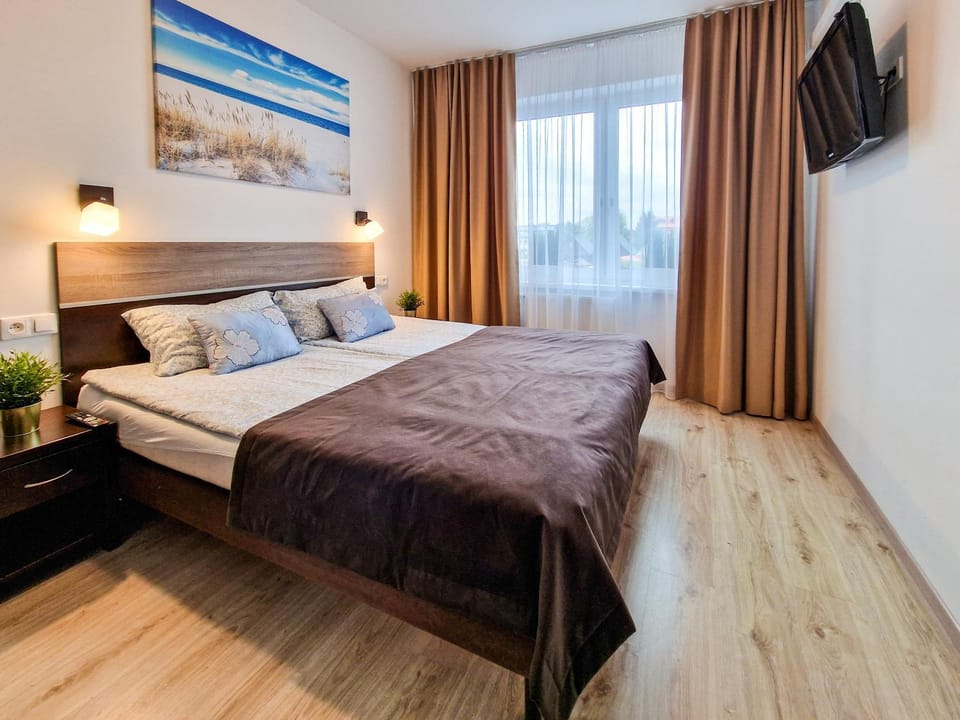 TV and multimedia, Photo of the whole room