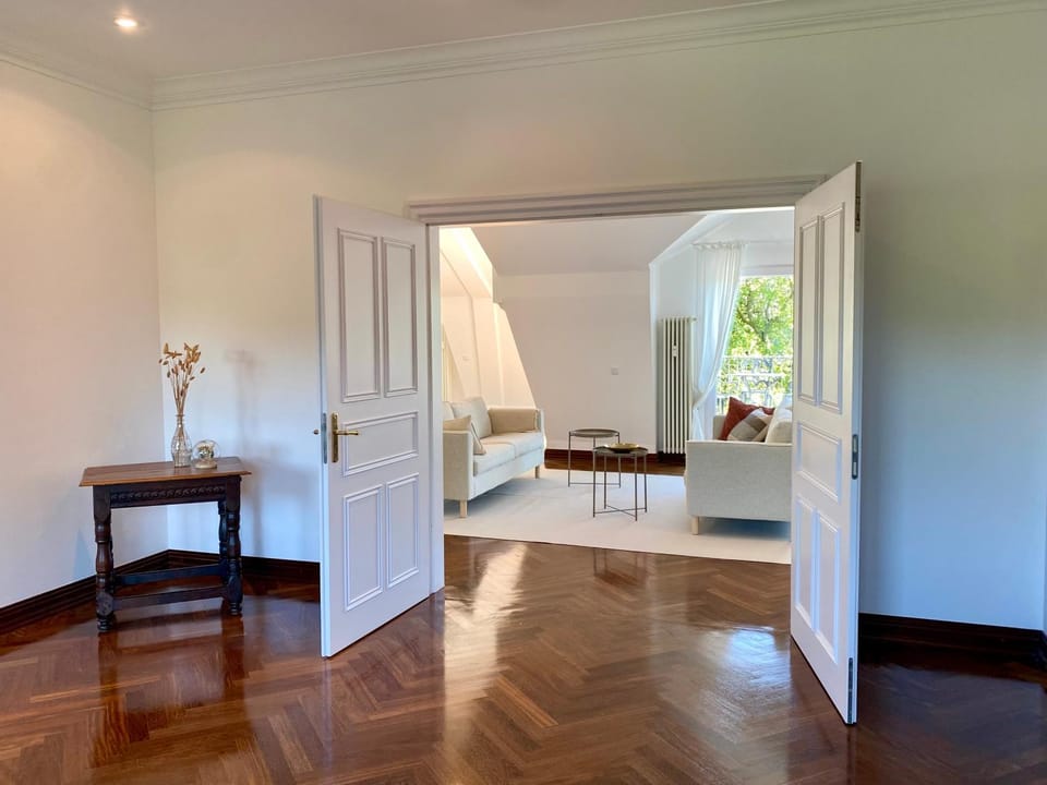 Photo of the whole room