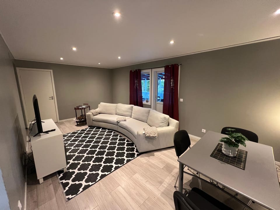 TV and multimedia, Living room, Seating area