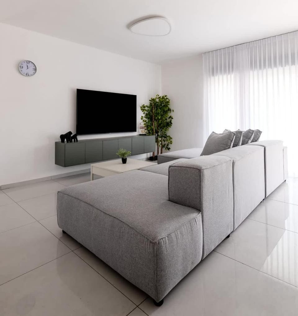Wonderful 4-BR APT in the center Apartment in Haifa District