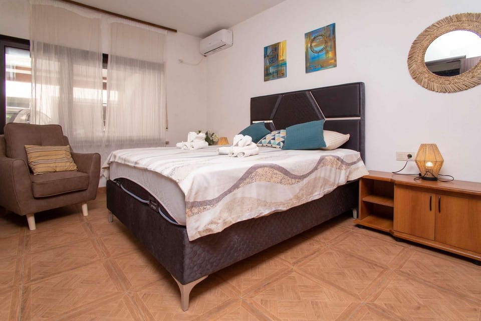 Spacious 2 Bedroom 2 Bath Flat with Large Terrace Apartment in Kotor Municipality