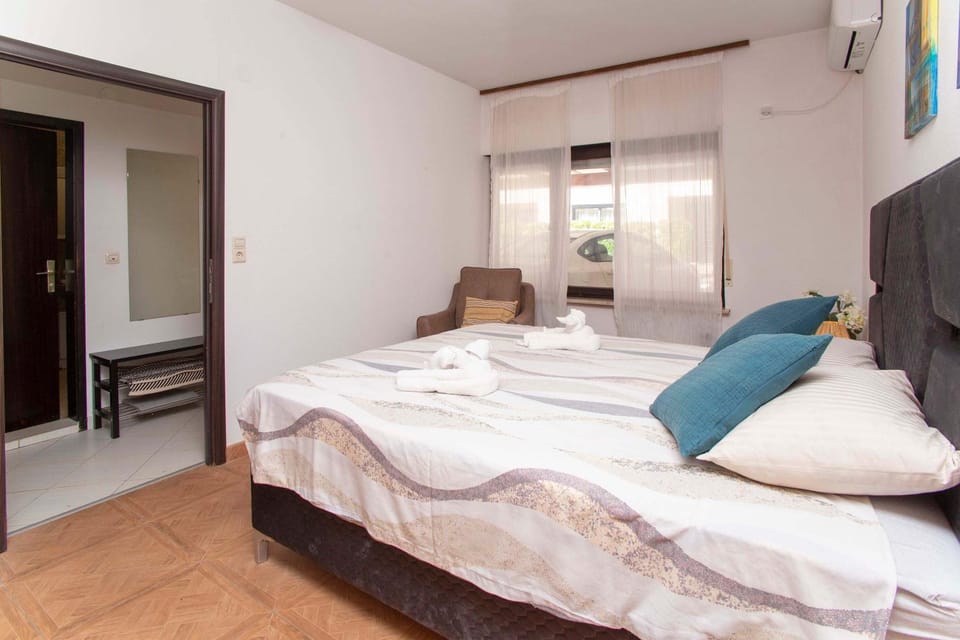 Spacious 2 Bedroom 2 Bath Flat with Large Terrace Apartment in Kotor Municipality