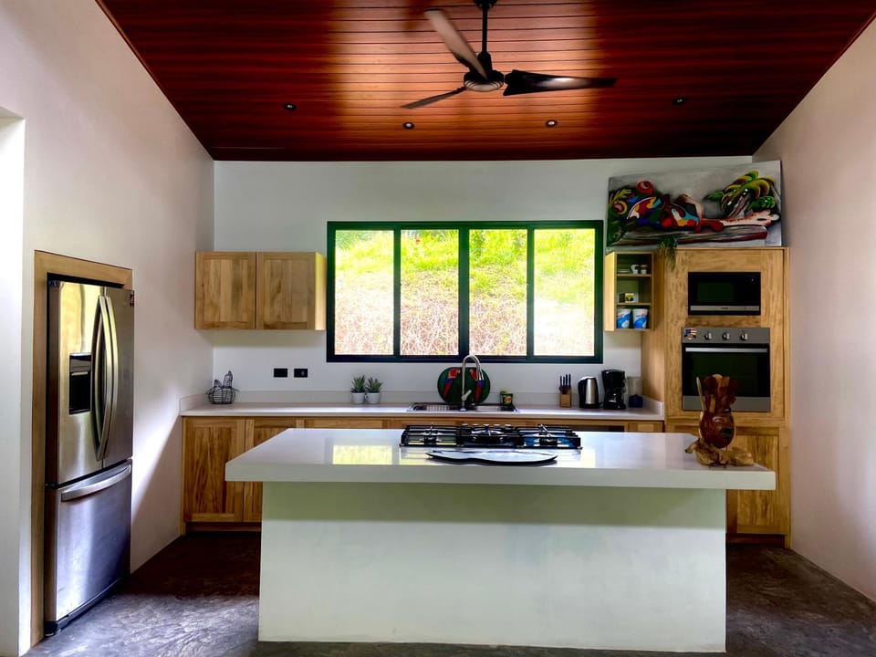 La Casa Mokarran Villa in Bahía Ballena