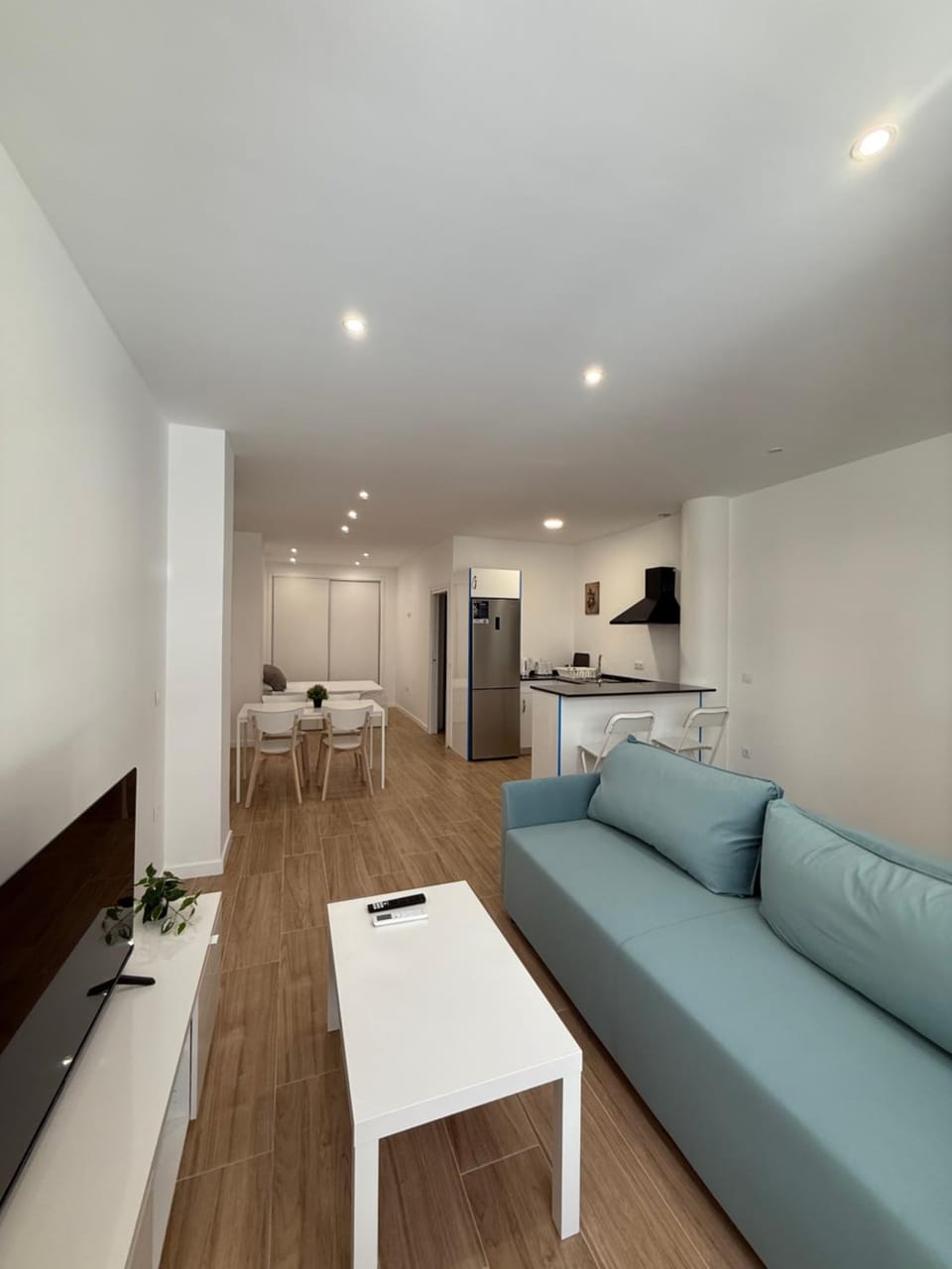 TV and multimedia, Kitchen or kitchenette, Living room, Dining area