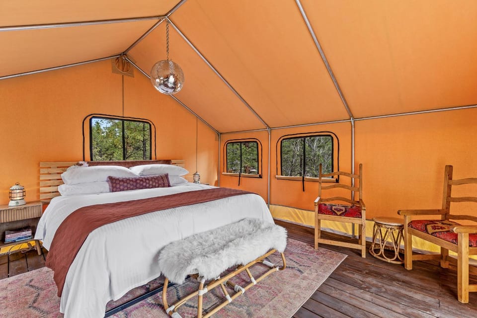 Bed, Photo of the whole room, Bedroom