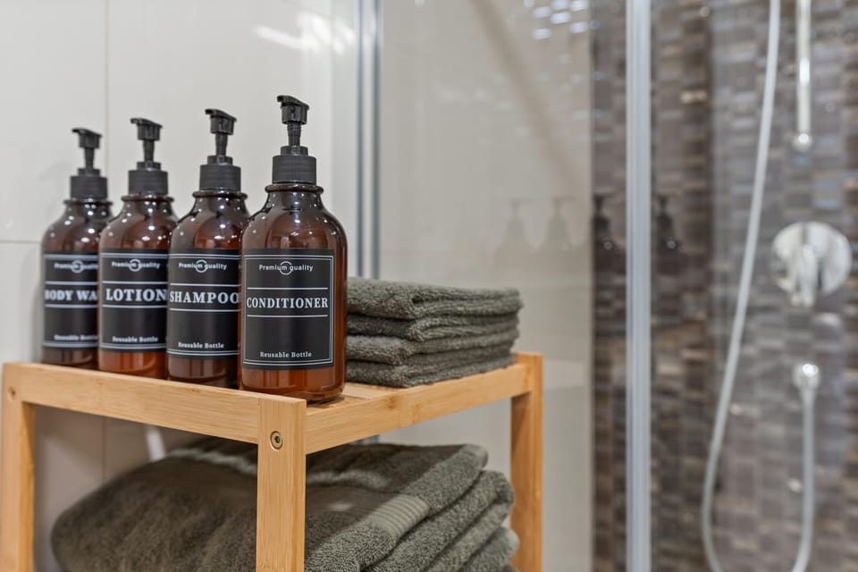 Shower, Bathroom, towels