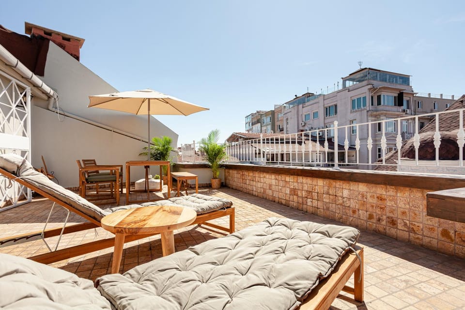 Roof top, close to Taksim, with private terrace Apartment in Istanbul