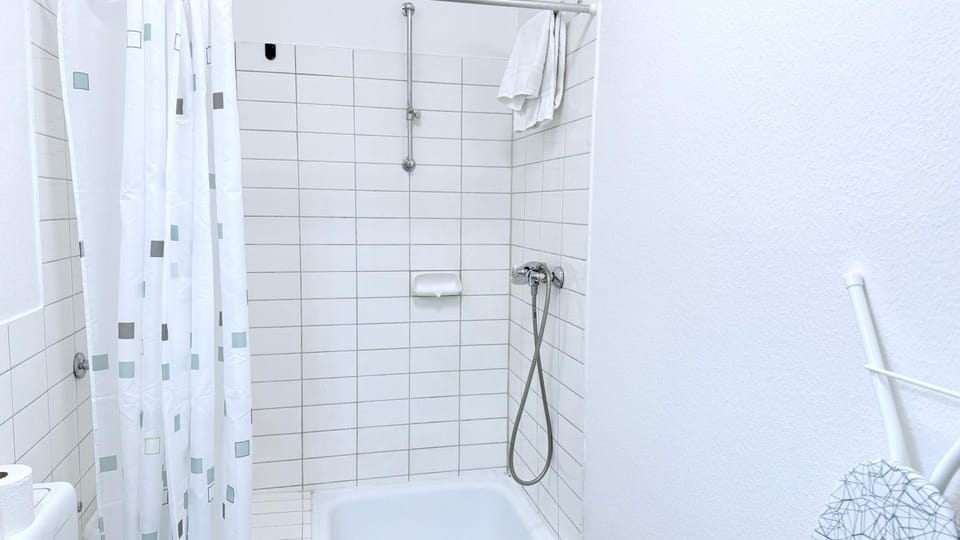 Shower, Bathroom, towels