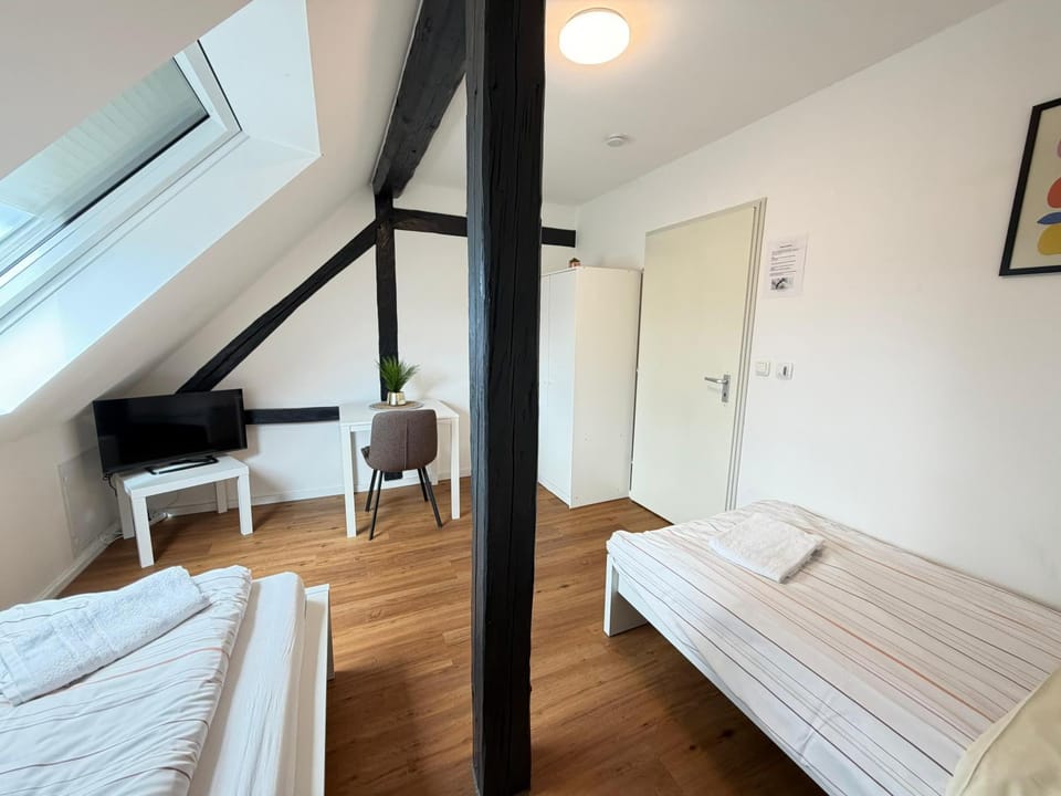 Bed, Photo of the whole room, Bedroom
