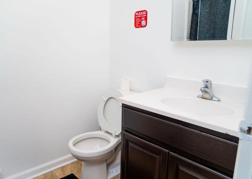 Anike's Place Apartment in Newark