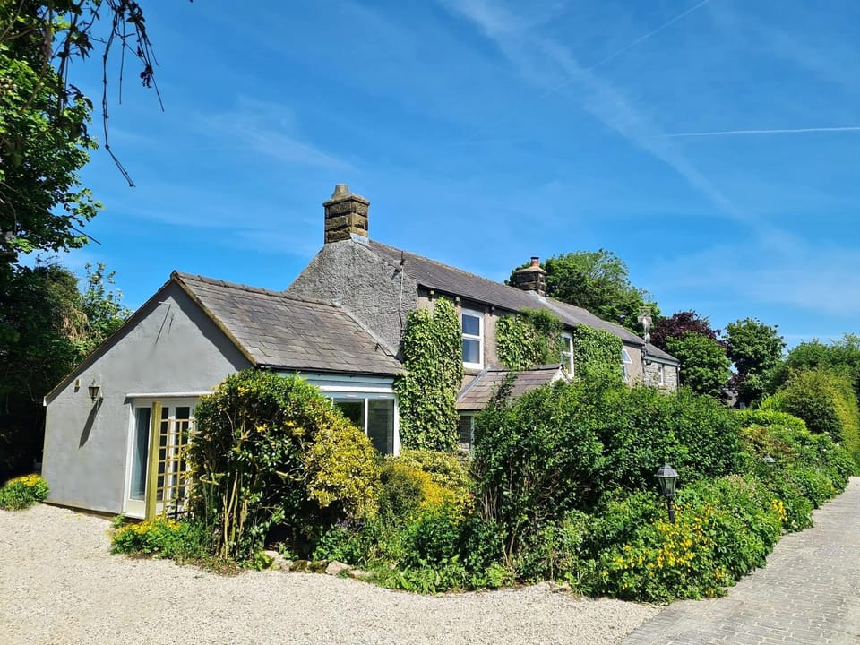 Property building, Spring, Day, Natural landscape, Garden, Garden view