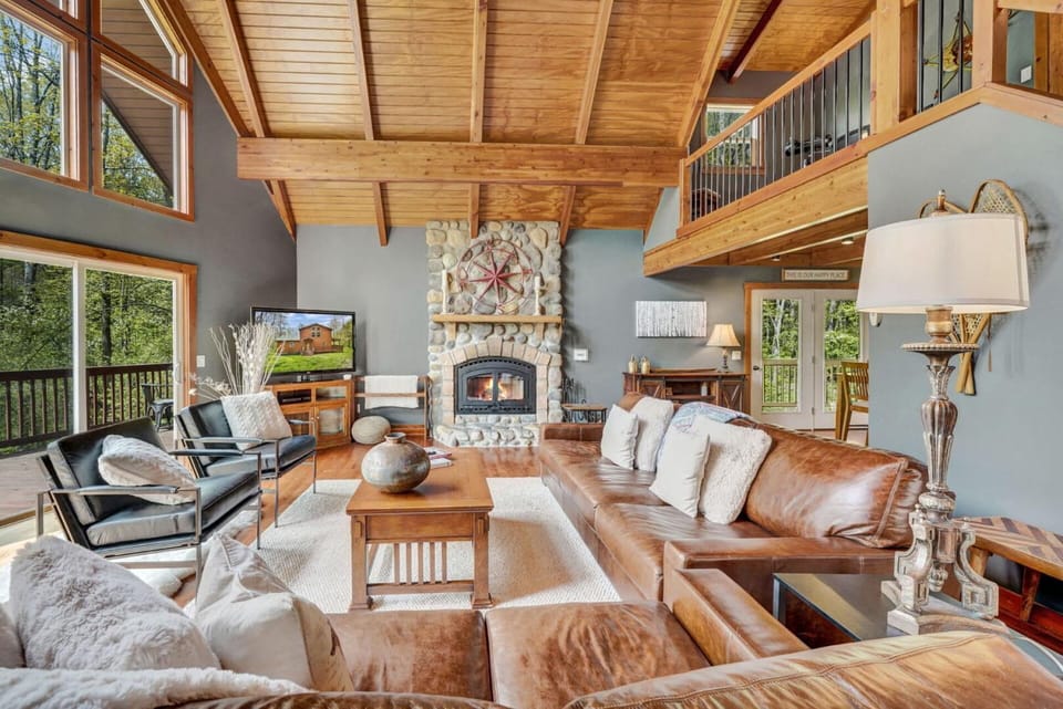 Secluded 3BR Home Fire Pit Covered Deck House in Cattaraugus