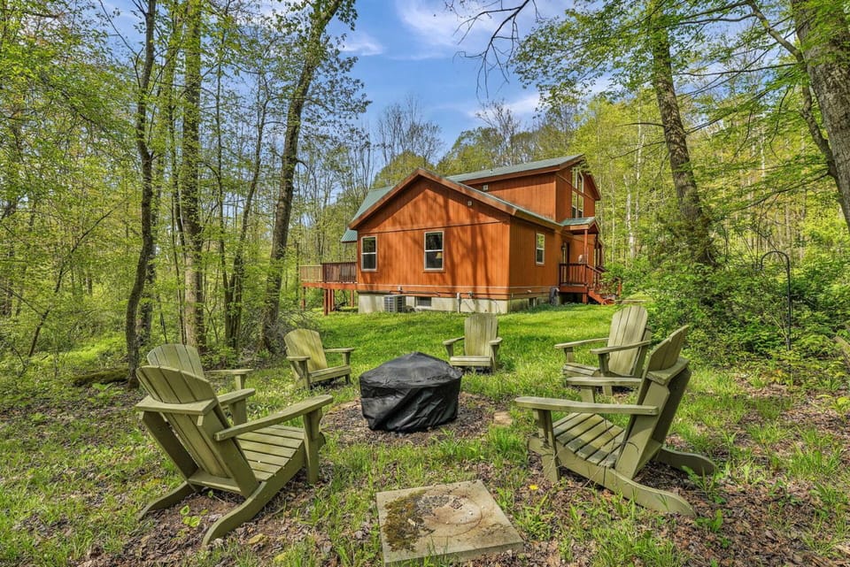 Secluded 3BR Home Fire Pit Covered Deck House in Cattaraugus