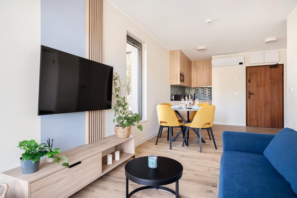 TV and multimedia, Kitchen or kitchenette, Living room, Dining area